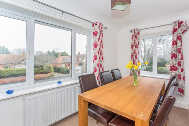 Bedroom 2/Dining Roo