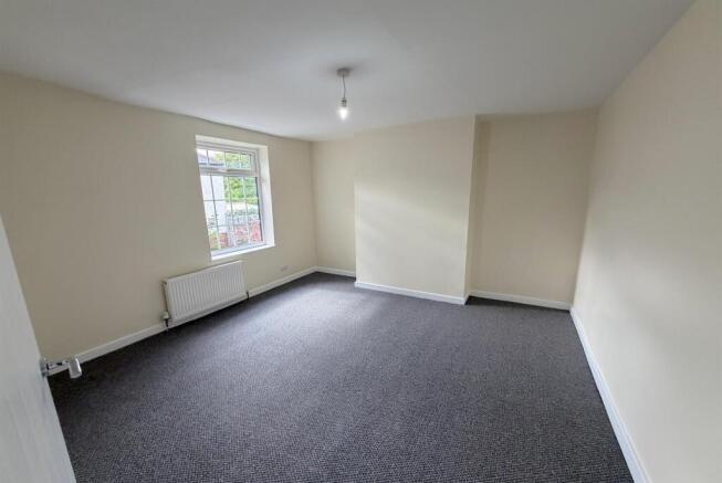 4 bed Terraced to rent Image 8