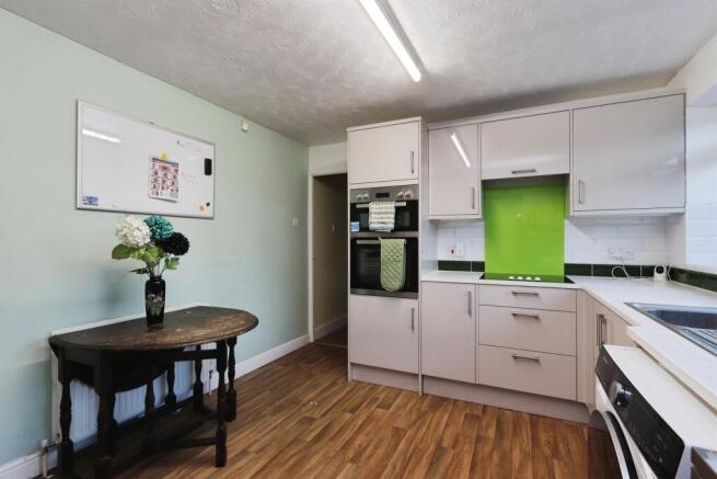 2 bed Detached Bungalow for sale Image 7