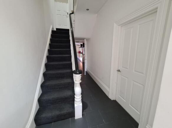 1 bed House Share to rent Image 5