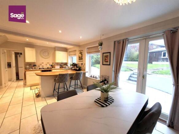 Stelvio Park Avenue, Newport photo 3
