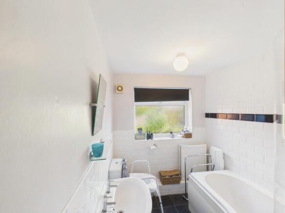 3 bed Semi-Detached for sale Image 10