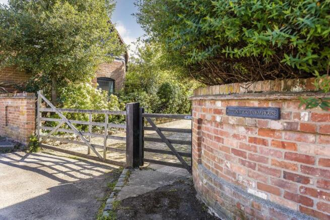 PRIVATE GATED ENTRANCE.jpg