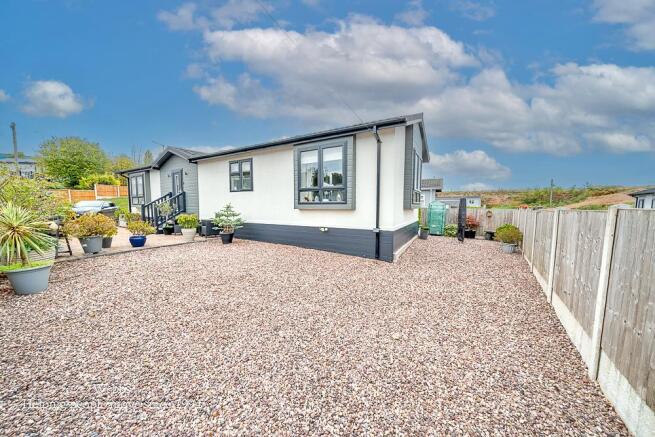 2-bed caravan on Sandfield Park Farm,  Lichfield Road, Brownhills, Walsall, £180,000