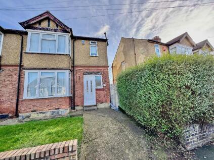 Rutland Crescent, St Annes, Luton, Bedfordshire, LU2 0RG