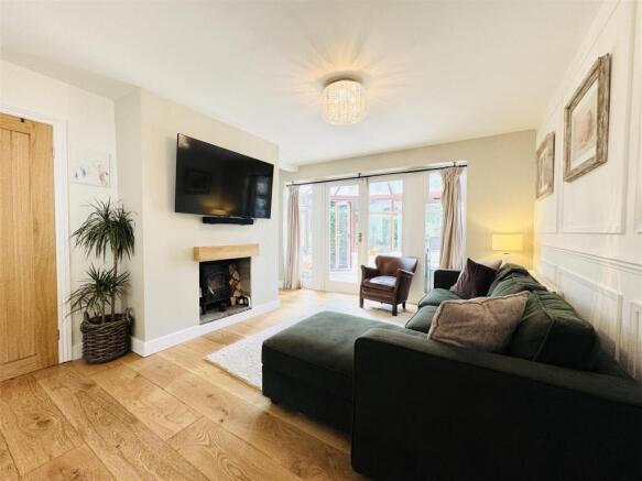4 bed Detached for sale Image 9