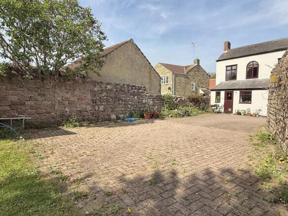 2 bed Flat for sale Image 11
