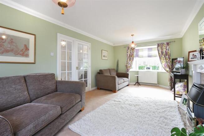 Living Room2.jpg
