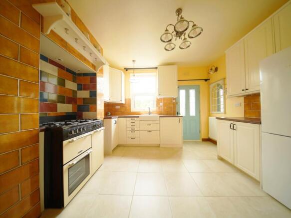 2 bed Terraced for sale Image 8