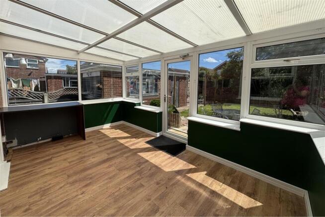 2 bed Detached Bungalow for sale Image 9