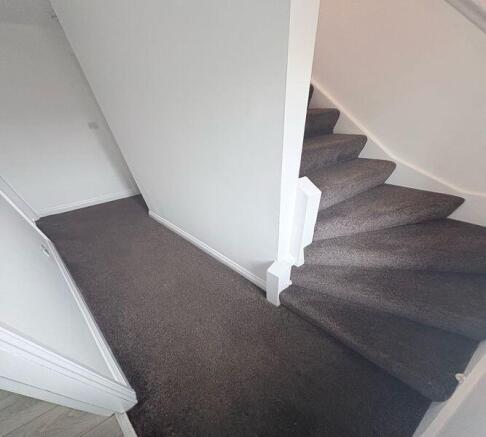 2 bed Semi-Detached to rent Image 4