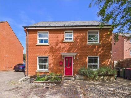 Halcyon Close, Witham, CM8