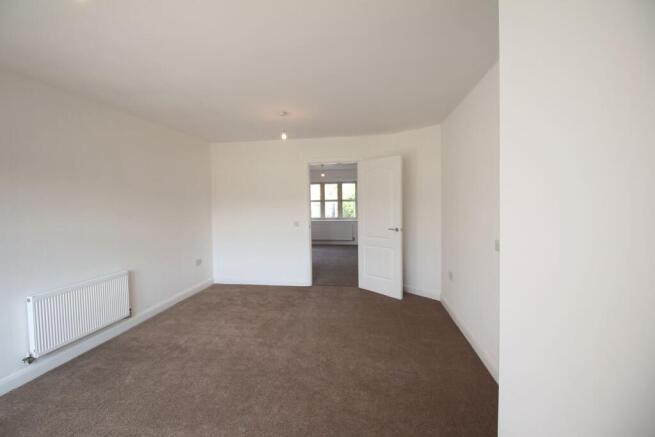 4 bed Terraced to rent Image 8