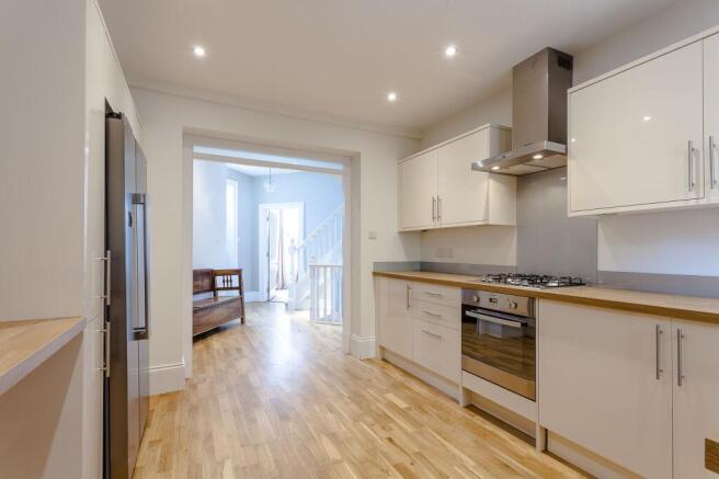4 bed Terraced for sale Image 5