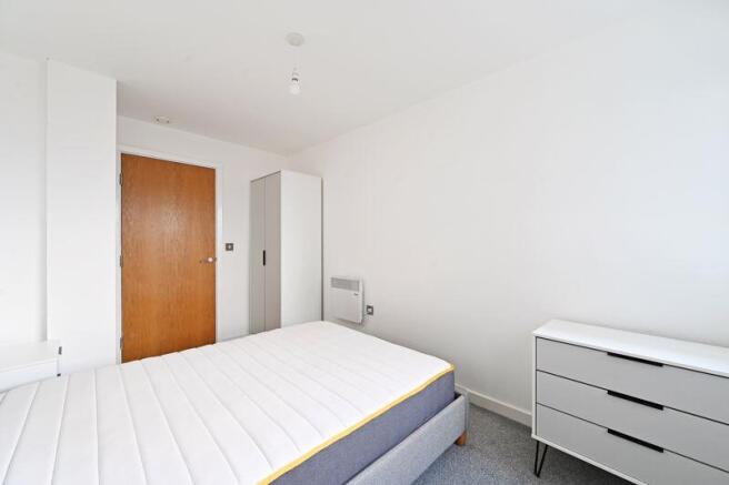 2 bed Apartment to rent Image 9