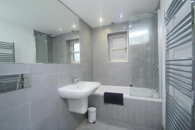 2 bed Flat to rent Image 7