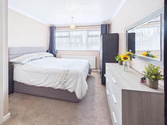 2 bed Semi-Detached Bungalow for sale Image 6