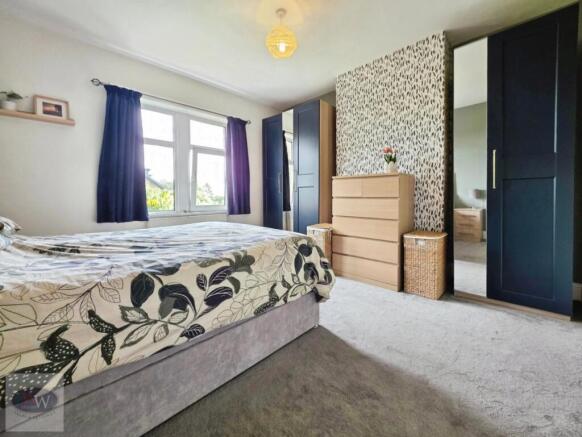 4 bed Semi-Detached for sale Image 11