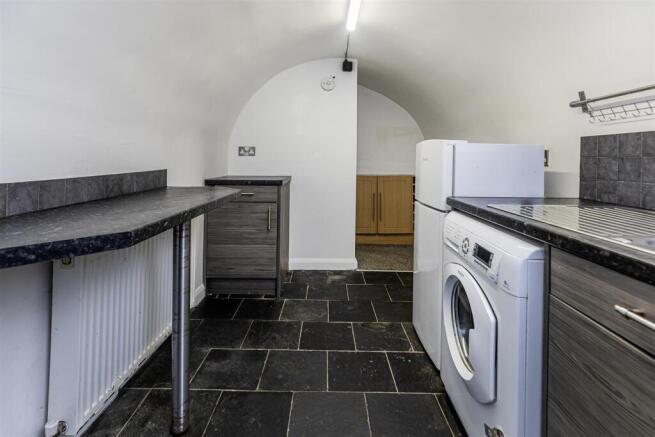 2 bed Terraced for sale Image 9