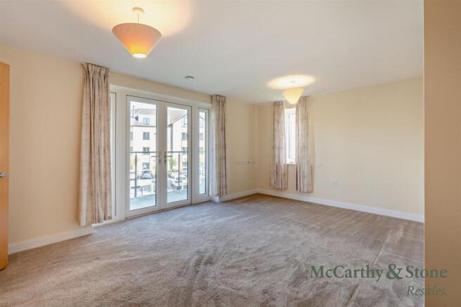 8705529-interior03-800.jpg