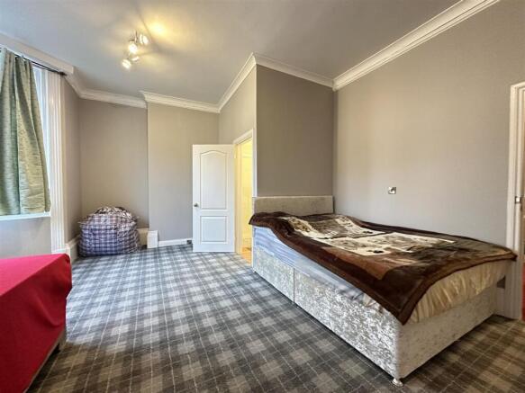 6 bed Not Specified for sale Image 12