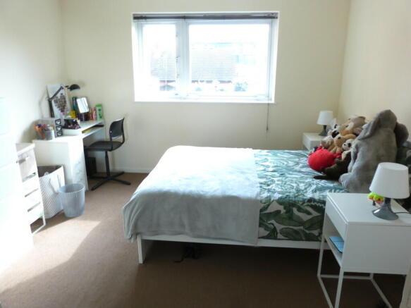 Wellington Close  photo 4