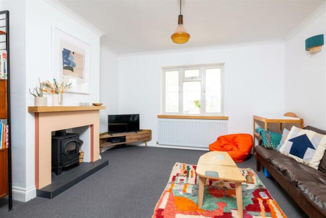 LE 20 Hereward Way BN7 2HJ-21.jpg
