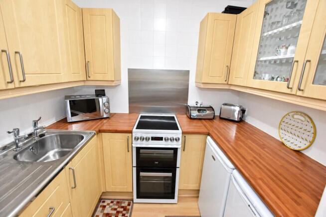 Manorside Close, Wirral, Merseyside, CH49 photo 4