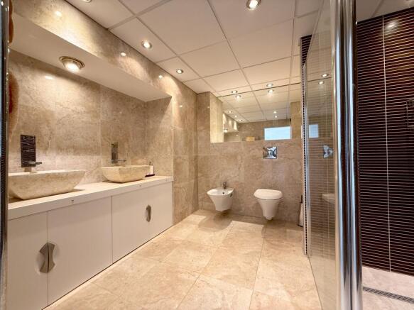 Ensuite