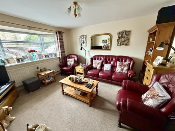 Bramleys Estate Agents - Lee Green - Mirfield (4).