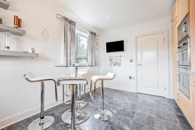 2 bed Bungalow for sale Image 12