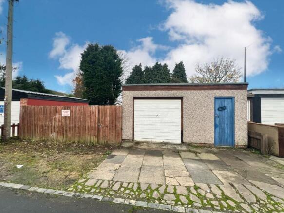 Garage/Workshop