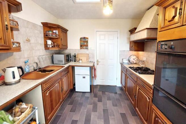 2 bed Flat for sale Image 6