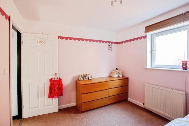 4 bed Semi-Detached for sale Image 10