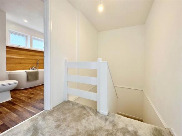 14 Summerlands Close 18.JPG