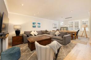 54, Gloucester Mews, London W2 3HE