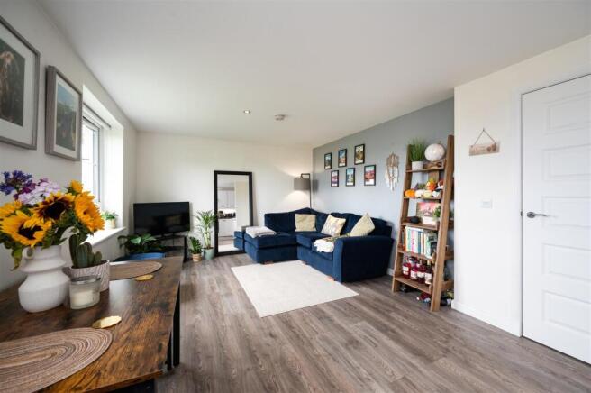 13/5 Durie Loan, Burdiehouse, Edinburgh photo 4