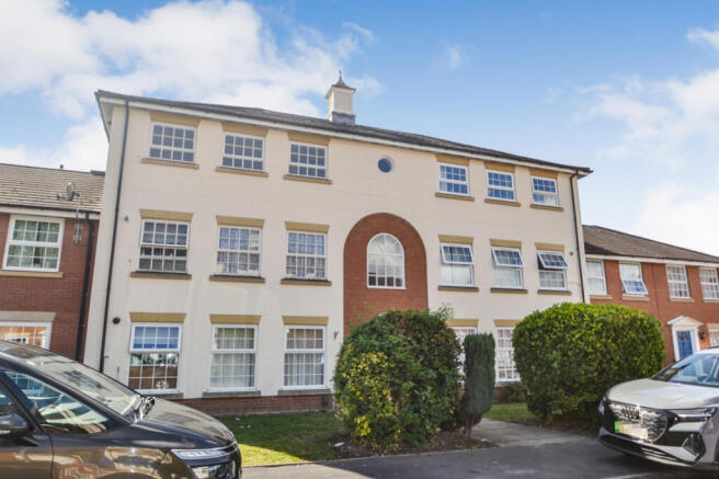 Two Bedroom Top Floor Apartment in Apley