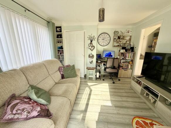Larch Close, Creekmoor photo 4