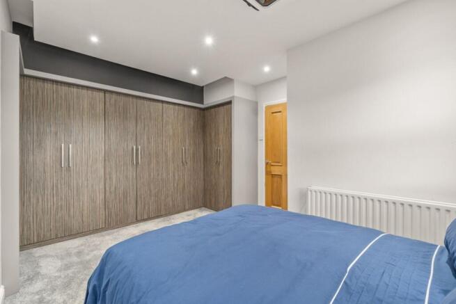 4 bed Detached for sale Image 10