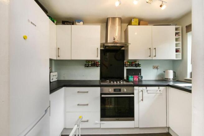 2 bed House for sale Image 6