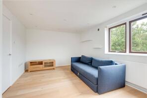 5, Doulton Mews, London NW6 1XY