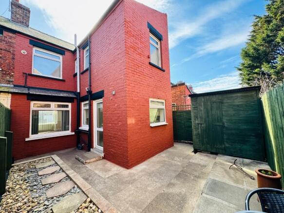 3 bed Semi-Detached for sale Image 4