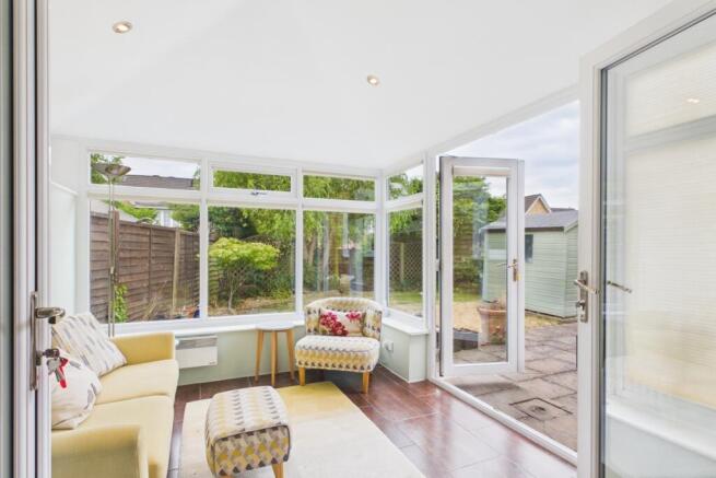 Ewemove -  Stamford -  Dundee Drive - Sun Room