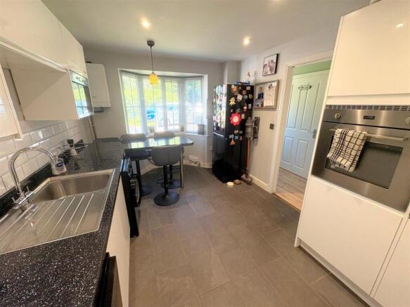 Kitchen c.jpg