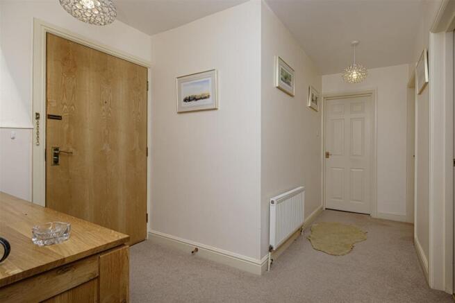 2 bed Apartment for sale Image 6
