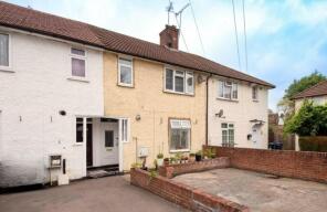 92, Goldbeaters Grove, Edgware HA8 0QA