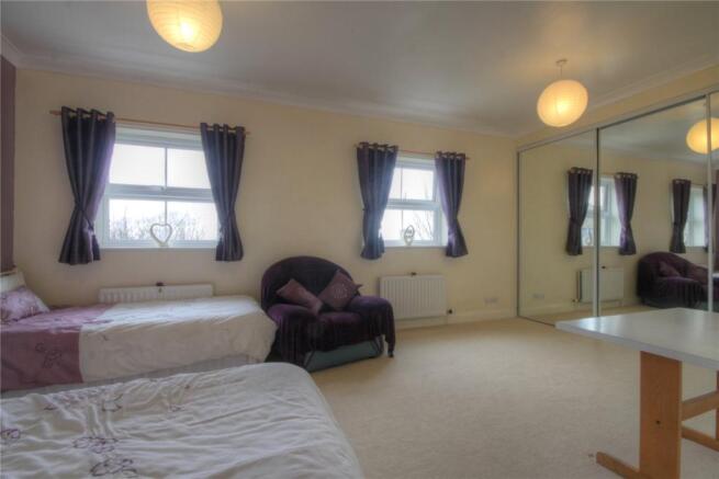 Bedroom 2 Pic 2