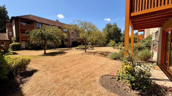 Photo 10