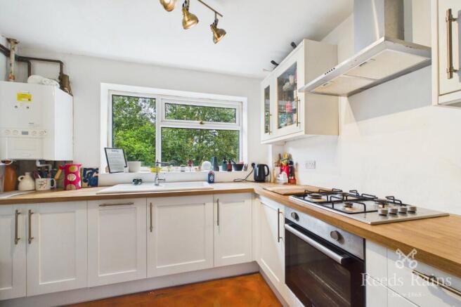 2 bed Apartment to rent Image 6